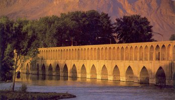 Si-o-se-pol or Allah-Verdi Khan Bridge