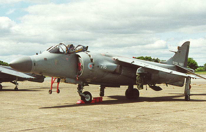 seaharrier.JPG (64698 bytes)