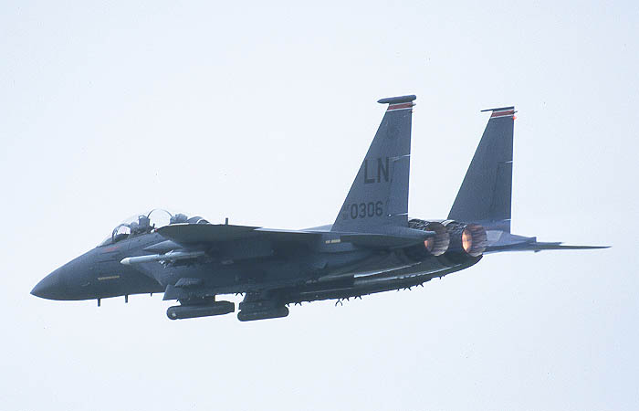 f15.JPG (38492 bytes)