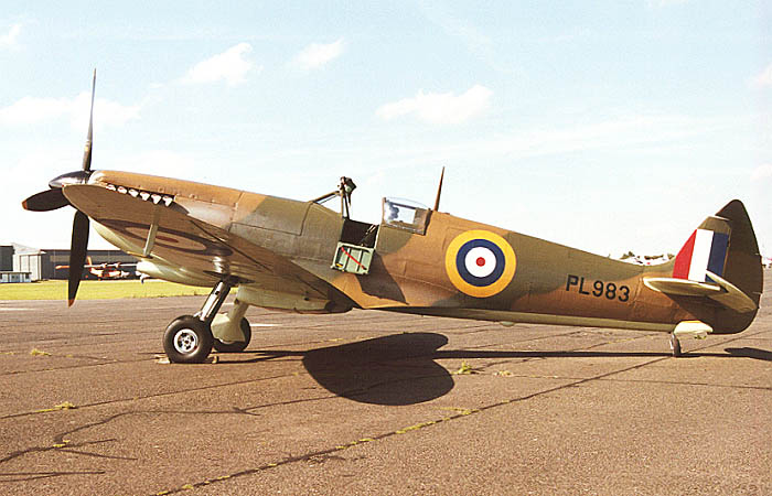 spitfire.JPG (70154 bytes)