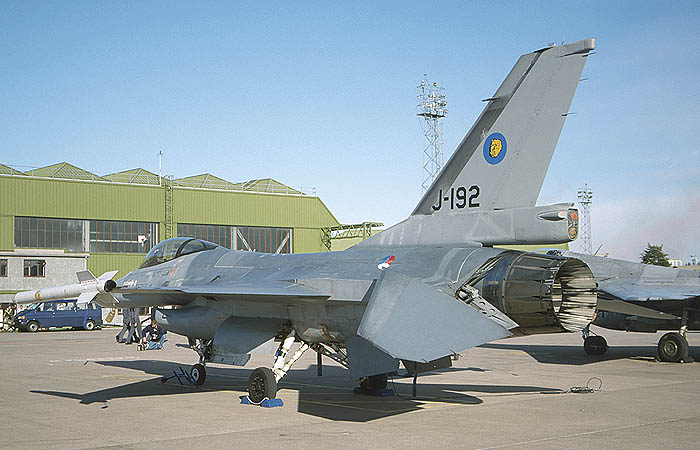 F16ALeuchJ-192.JPG (66603 bytes)