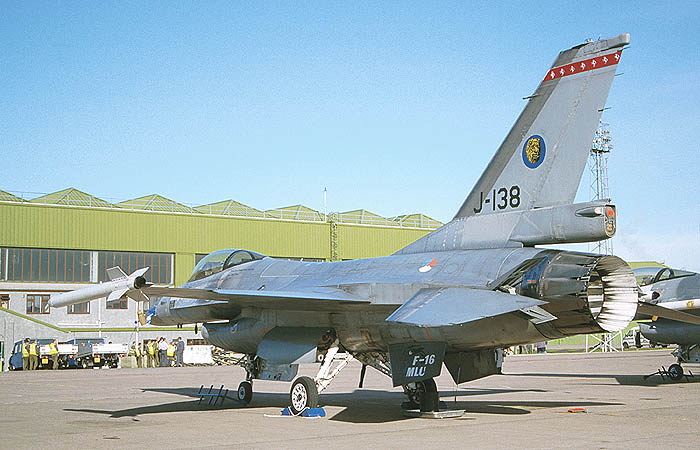 F16MLU-LeuchJ-138.JPG (74550 bytes)