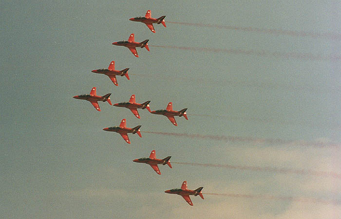 redarrows.JPG (47400 bytes)