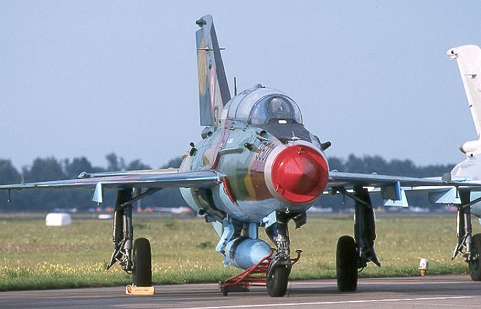 mig21.JPG (69134 bytes)