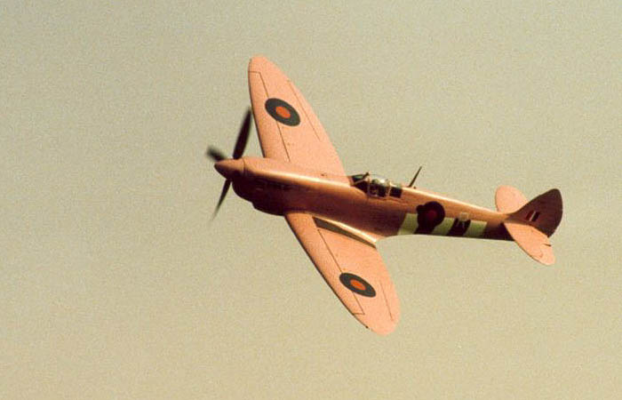 Spitfire.JPG (40206 bytes)