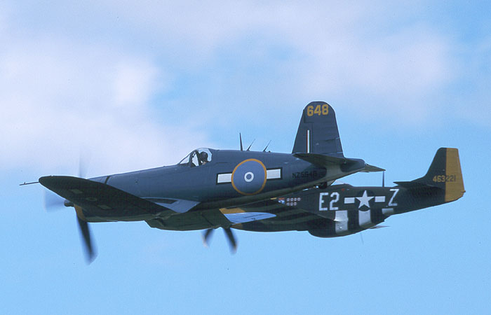 corsair.jpg (41927 bytes)