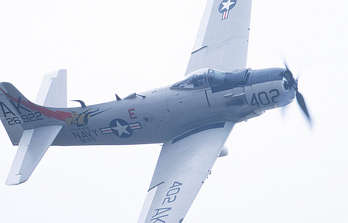 skyraider402.jpg (45734 bytes)