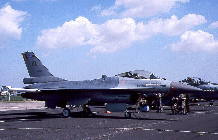 f16.JPG (81315 bytes)