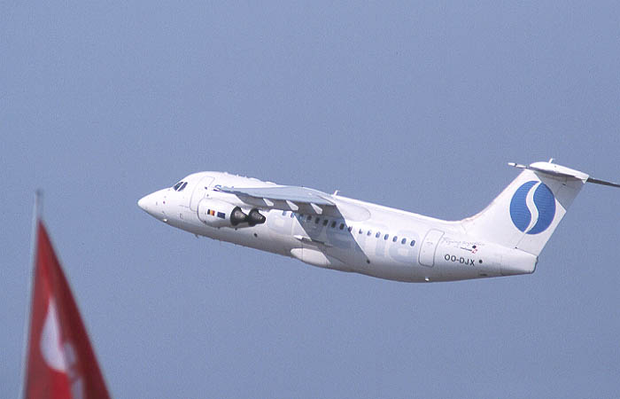 bae146.JPG (31979 bytes)